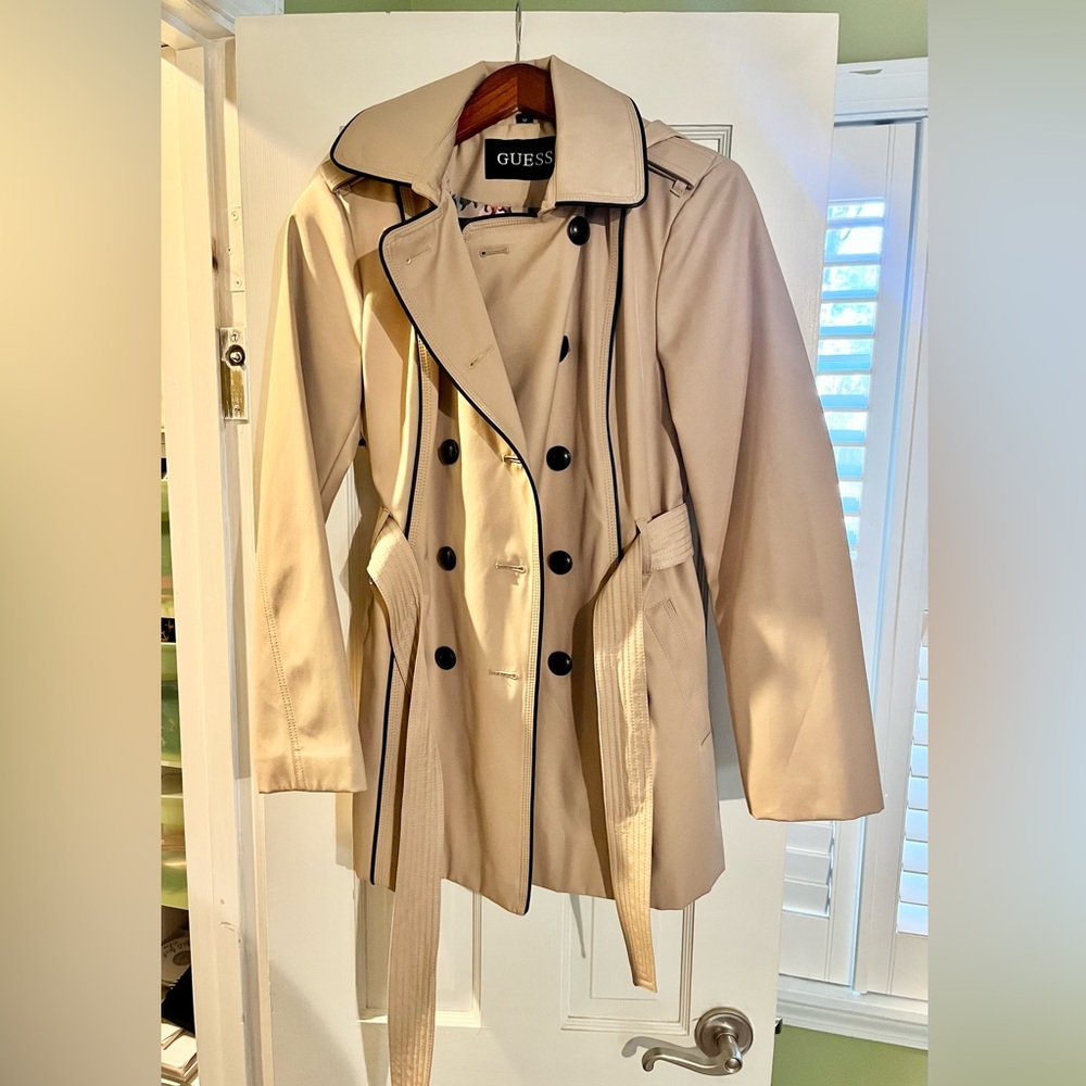Medium Guess Tan Trench style coat with removable hood
